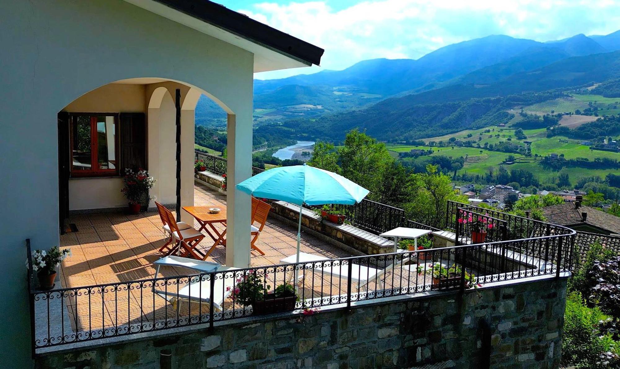 Casa Del Bosco - Vista Mozzafiato & Parco 4 Ettari Villa Bobbio Eksteriør bilde